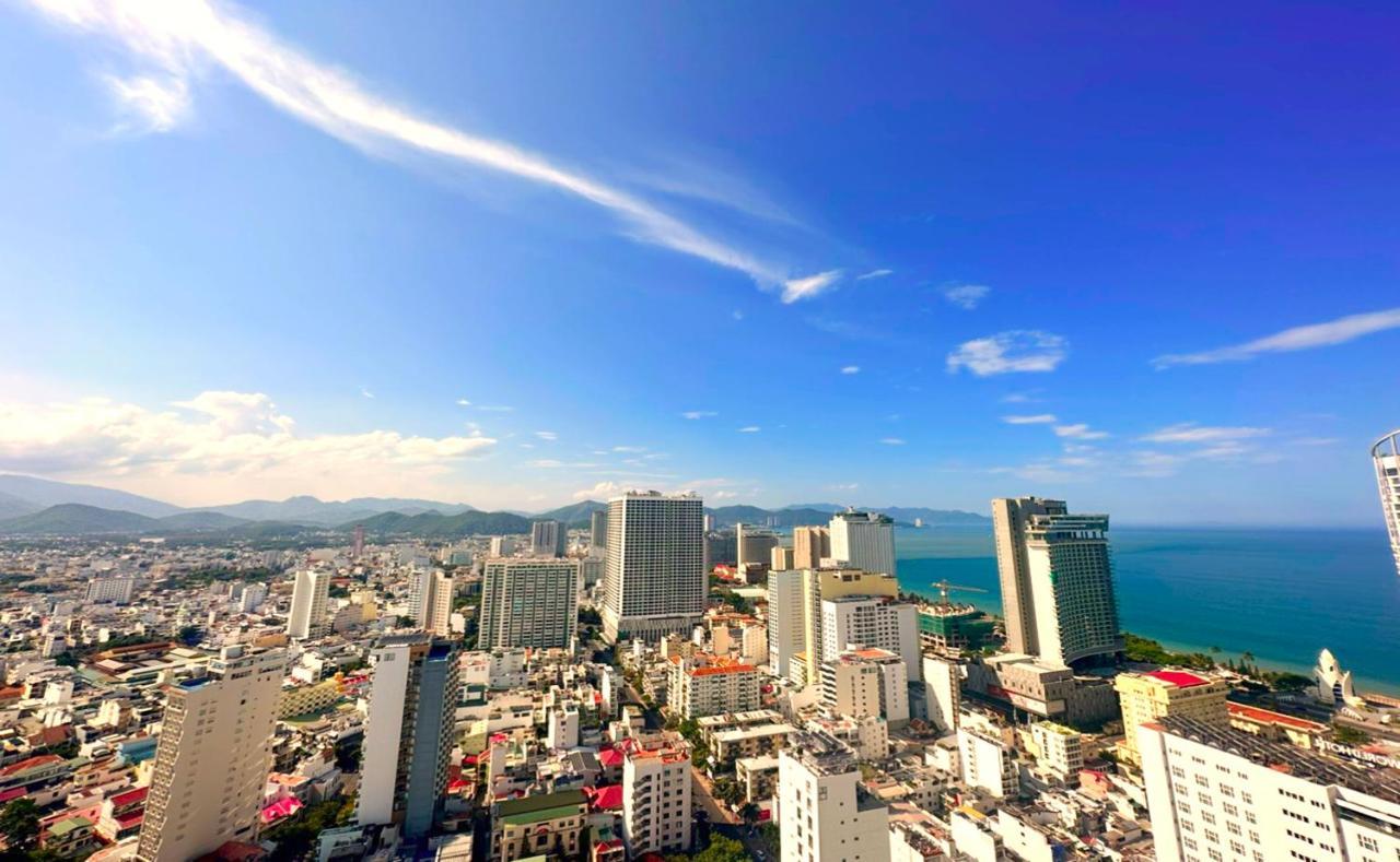 Sunny Smes - Virgo * Nha Trang