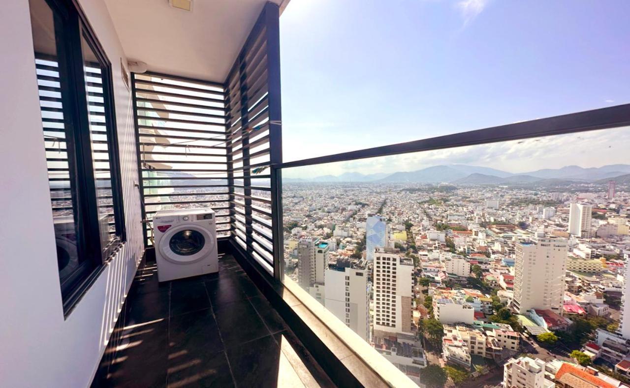 Sunny Smes - Virgo * Nha Trang