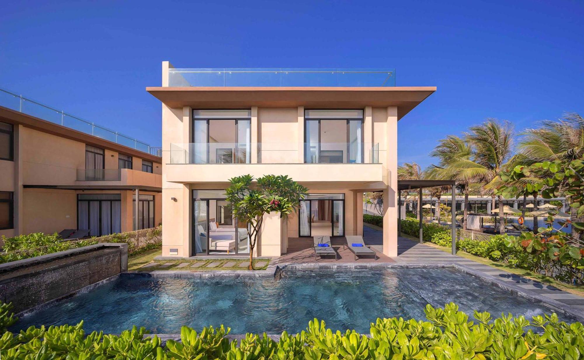 Sunny Smes - Virgo * Nha Trang