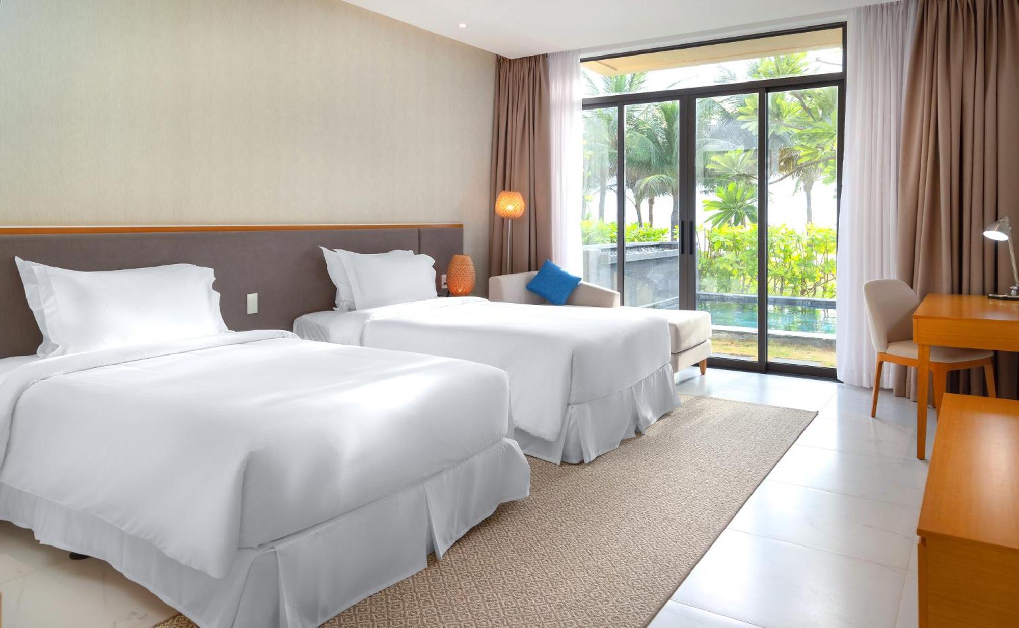 Sunny Smes - Virgo Nha Trang