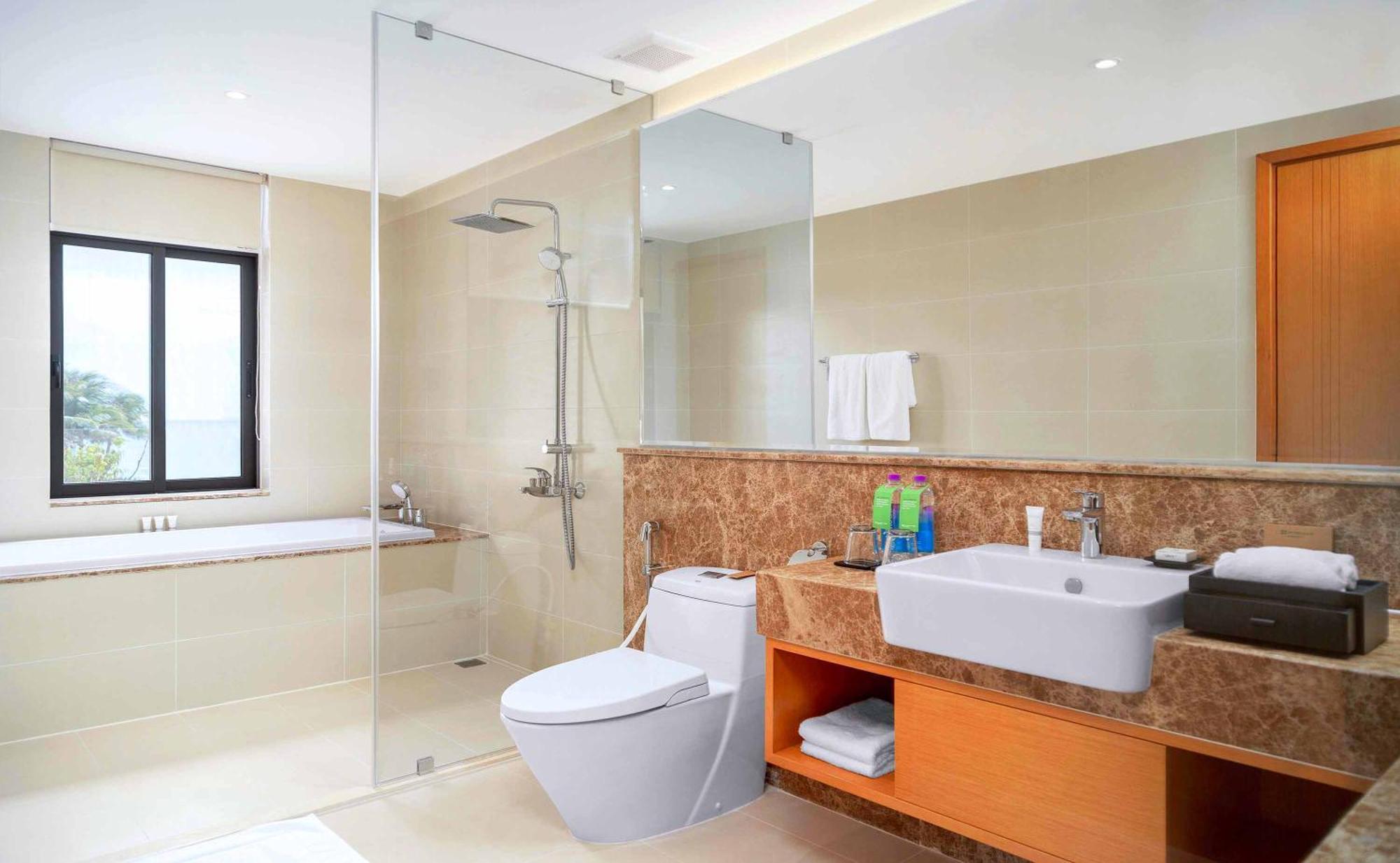 Sunny Smes - Virgo * Nha Trang