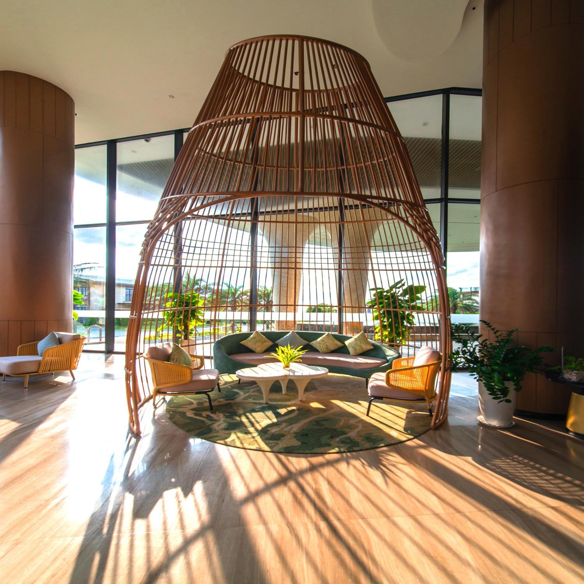 Sunny Smes - Virgo * Nha Trang